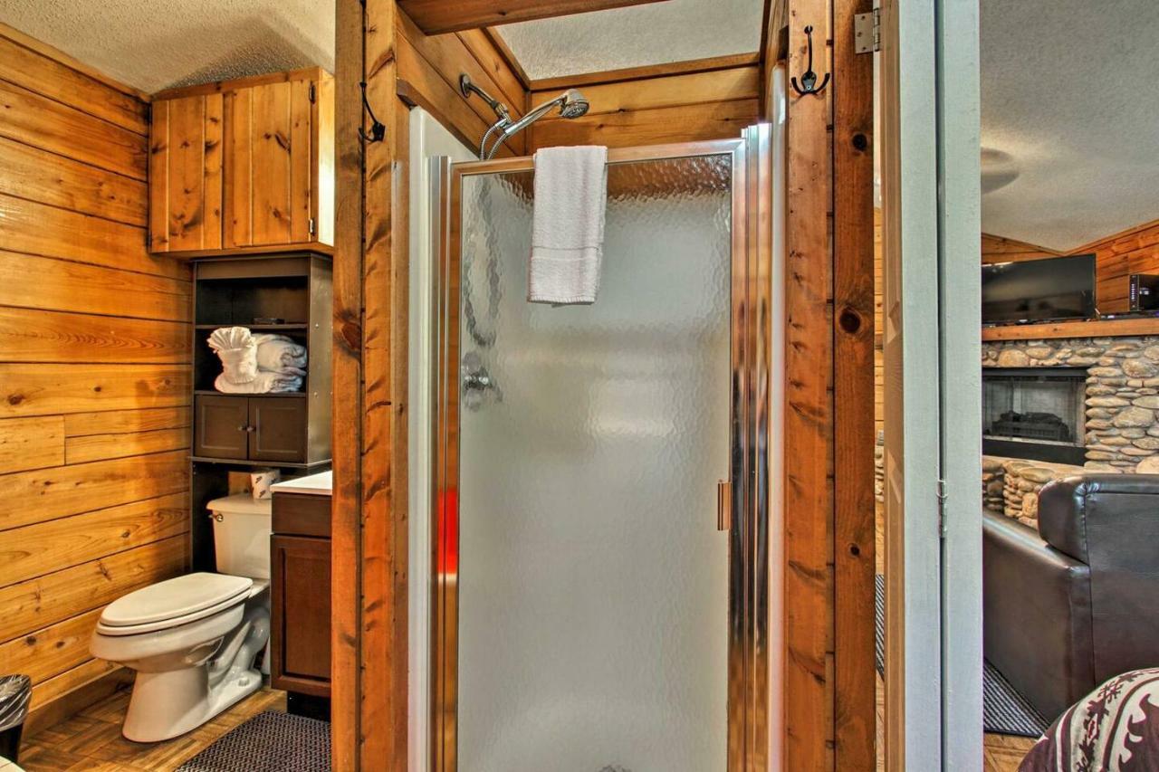 River Rush- Cozy Riverfront Cabin 5 Mi To Pigeon Forge Sevierville Exteriör bild